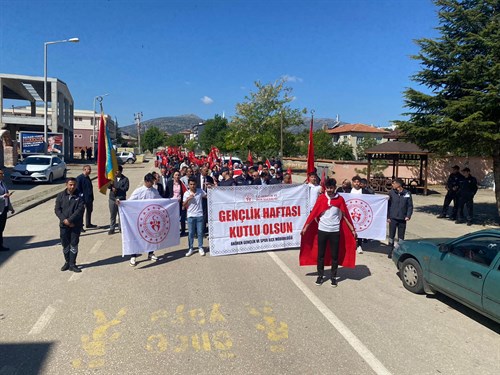 İLÇEMİZDE GENÇLİK HAFTASI YÜRÜYÜŞÜ DÜZENLENDİ